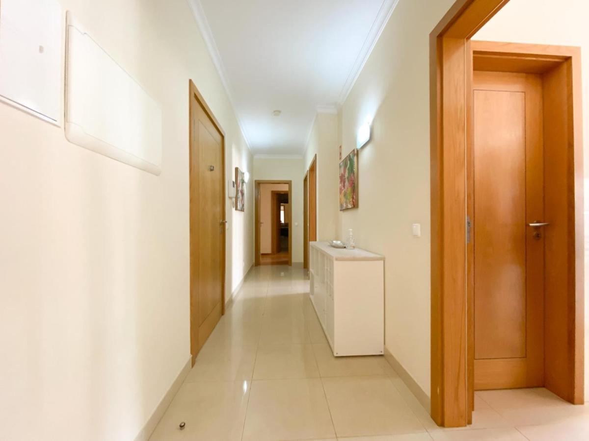 Casa Bruna - No Centro Da De Com Piscina, Ar Condicionado E Estacionamento * Lagos